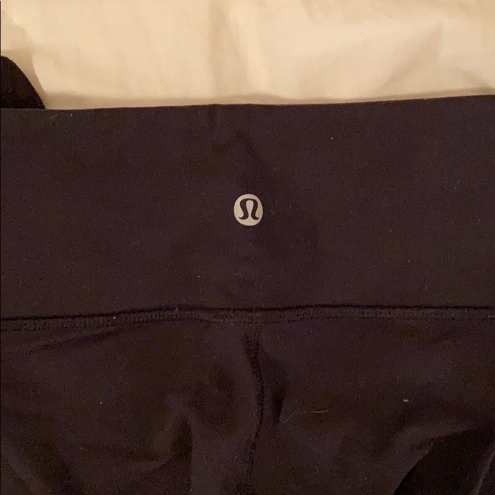 Black lululemon wonder under leggings